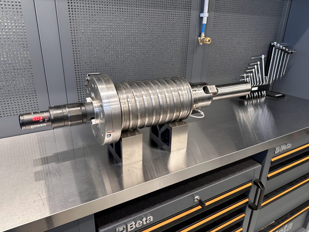 pomiar siły zacisku wrzeciona mazak