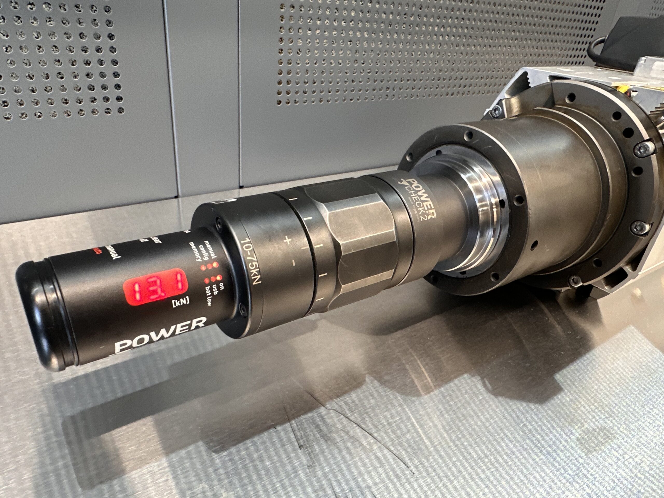 Kontrola siły zacisku wrzeciona HSD – dokumentacja testowa Pomiar siły zacisku narzędzia we wrzecionie HSD