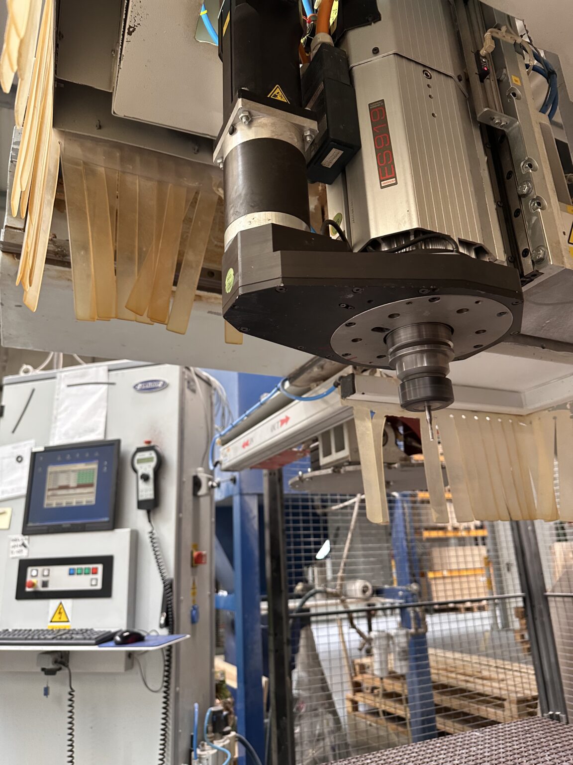 Montaż i demontaż elektrowrzeciona HSD ES 919 podczas serwisu