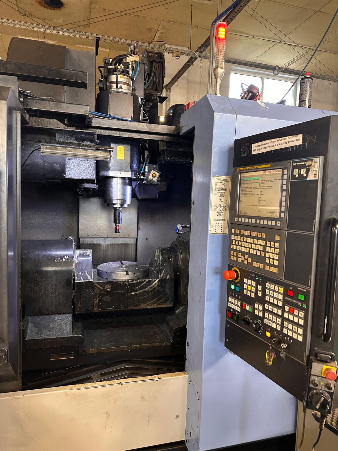 Pomiar siły zacisku po montażu wrzeciona w maszynie DOOSAN