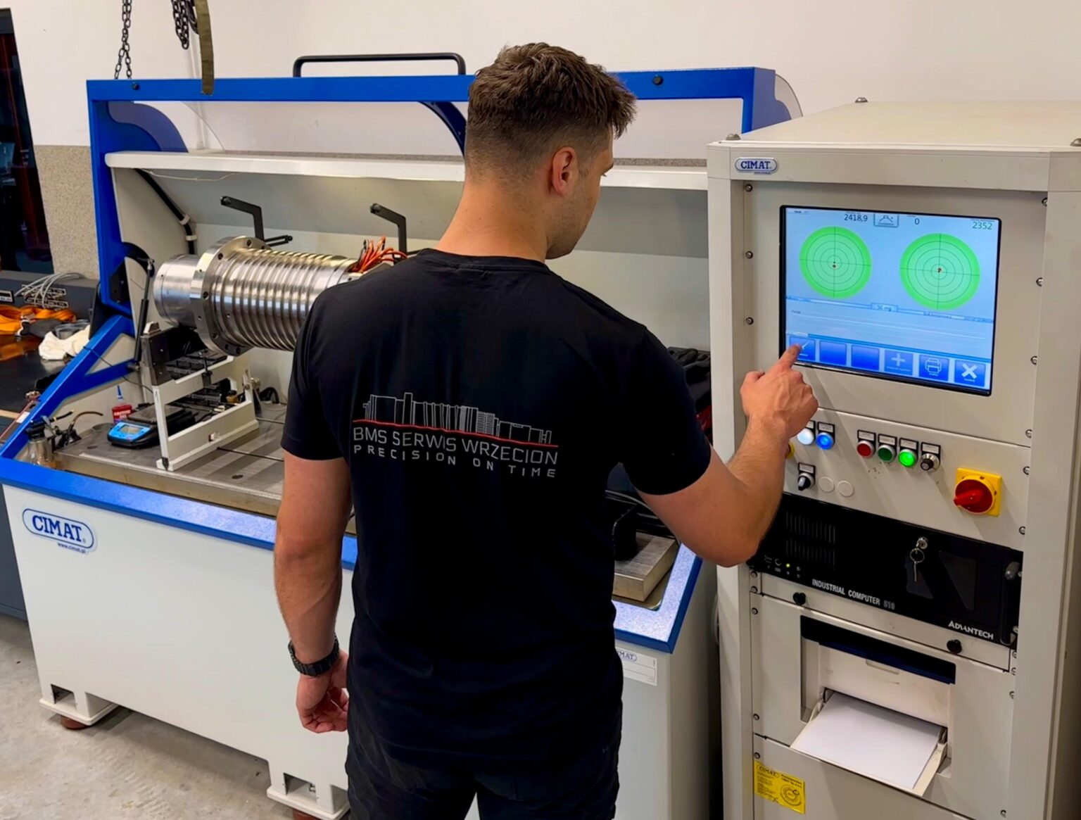 Precyzyjne wyważanie wrzecion CNC przy użyciu wyważarki Cimat Wyważanie wrzecion CNC na wyważarce Cimat